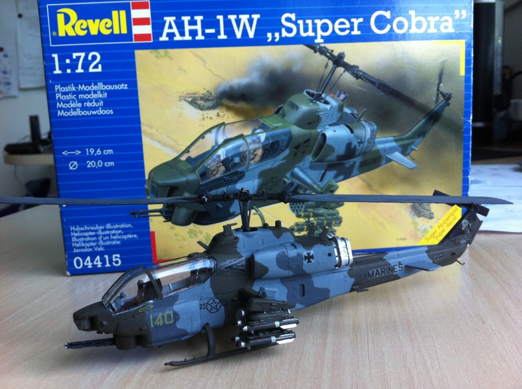 AH-01w plastic model 1