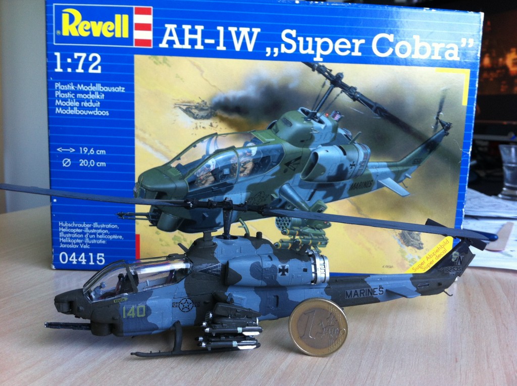 AH-01w plastic model 2