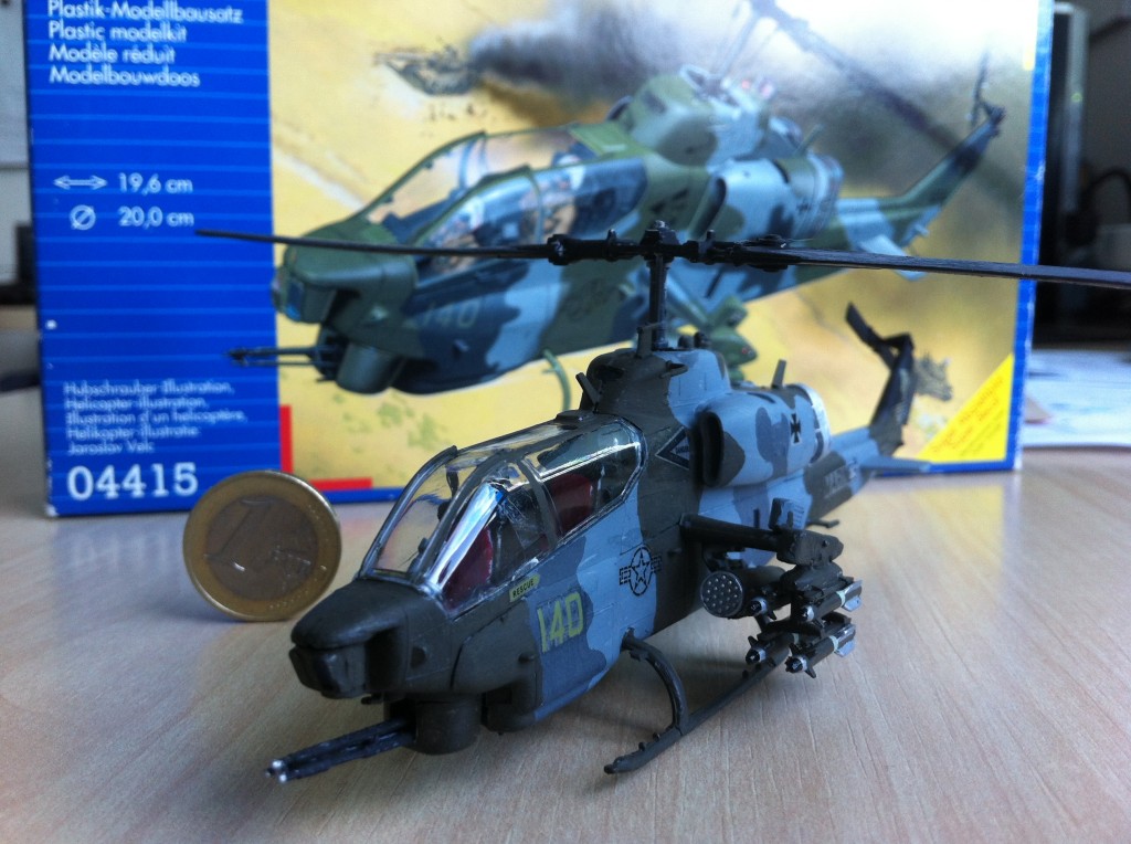 AH-01w plastic model 3