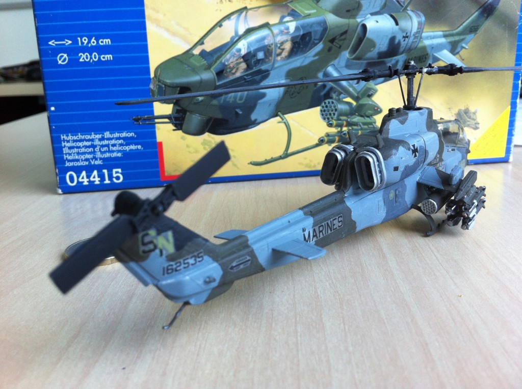AH-01w plastic model 4