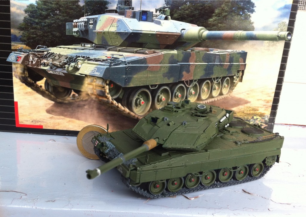 Revell Leopard 2 tank model in 1:72 scale, picture 3